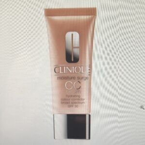 Clinique Moisture Surge CC Cream - Nude Pink